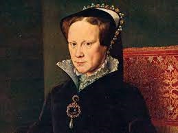 (Thread) When Mary I ascended the throne in 1553 hopes were high and she was popular. However she was also catholic and England, legally, protestant. Returning England to 'Mother Church' was an imprtant goal. The other was marriage but w/ out giving up her powers as queen regnant