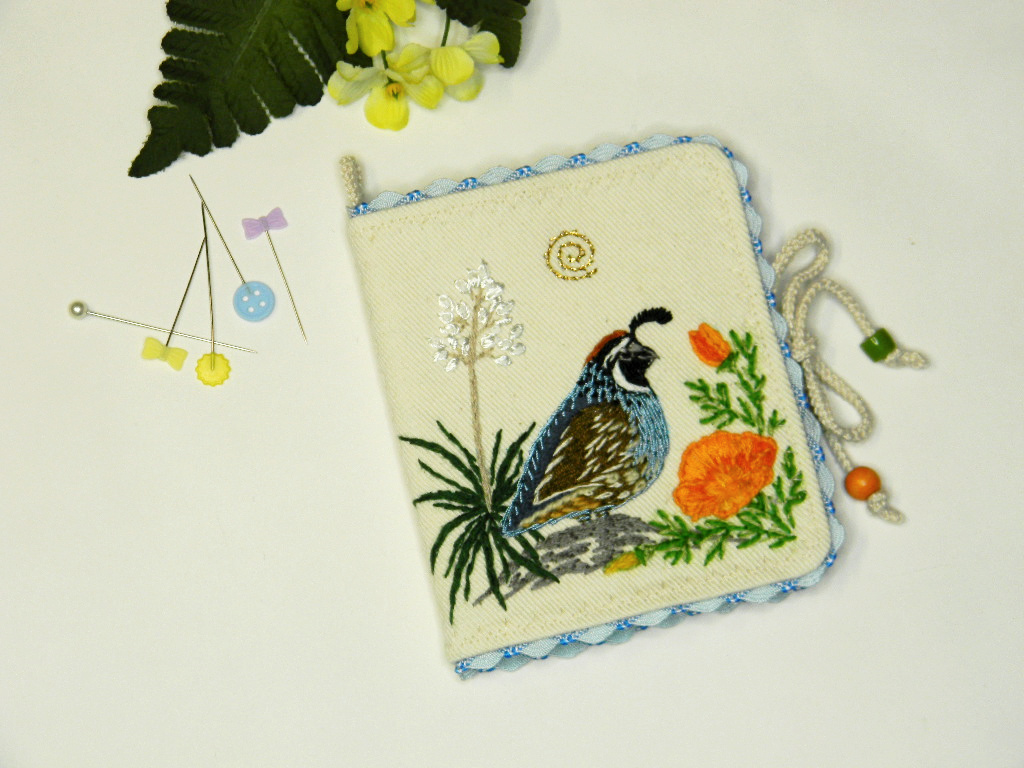 For sewing people who love California Quail, poppies and yucca! 🙂 #needlebook #sewinggift #keepsakegift #colleaguegift #californiaquail #yucca #californiapoppies #yuccaembroidery #southwestern #birdlover #giftforbirdlover #needlework  etsy.com/AllasOriginals…