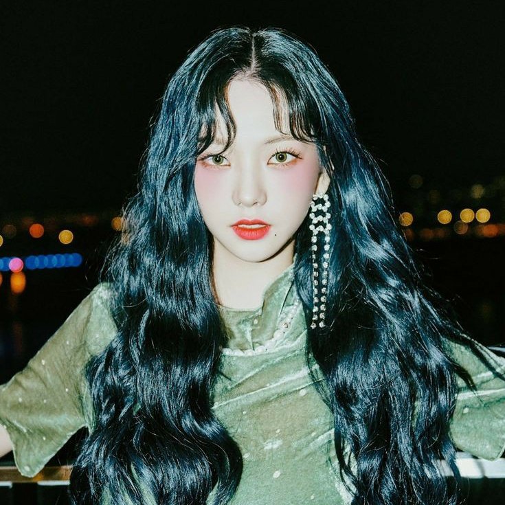 kyuxteumae's tweet photo. —Happiest Birthday to one of the best leader and all arounder of 4th gen kpop, Aespa's Karina

HAPPY BIRTHDAY KARINA
#MYKarinaDay
#오늘_생일인_카리나는_신이에요 
#aespa @aespa_official https://t.co/OgrJ1esNvQ