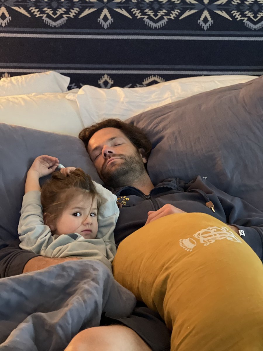 Simran2402's tweet photo. ~ 💖 #JaredPadalecki with his Daughter #OdettePadalecki 💖 ~ #tb #new @jarpad 😘😍💖💋👪🏡😴👕👒💎🌳🌿🌉🌞🌇🌷🌸🌿🌼🐞🌱🌈📷🆕👍 https://t.co/Mesgc95gHd