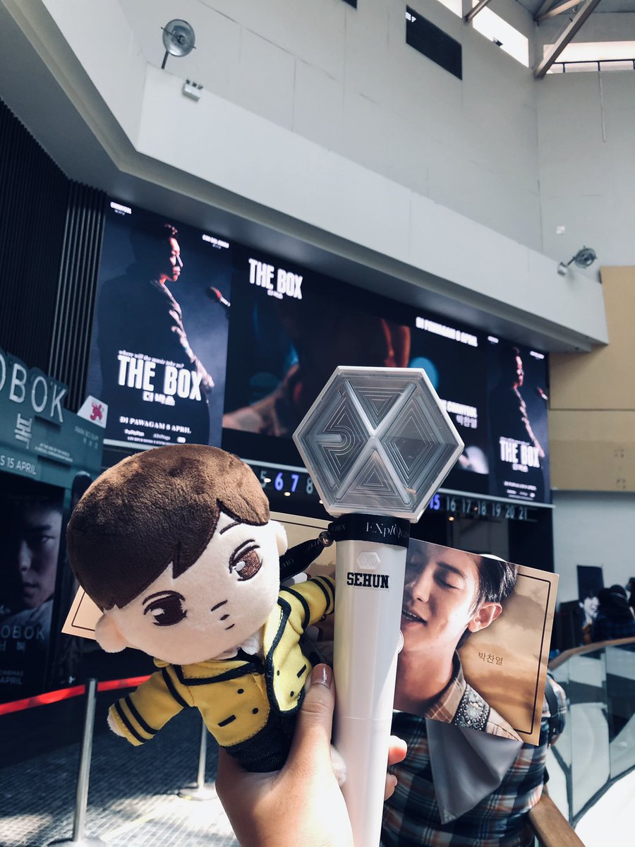 roseannekji's tweet photo. had so much fun today with merries ! 🤍 got to meet these two cuties @munchkin_jeha &amp; @kyoongfea 💗💗 thankyousomuch to @TheBoxMY team for hosting this screening event ! IT WAS SO AWESOME 😍 (+ not forgotten for the cute fankit &amp; freebies as well! )

#PCYTHEBOXinKL https://t.co/eKfUMQ5KiD