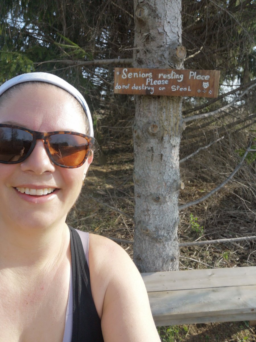 BirnamPork's tweet photo. Not today bench, not today. 15km @bayracerun done. April 10th, 8 am in shorts and a tank top. Couldn't have asked for nicer weather. #hokahammer #bestrunfriends https://t.co/vgC5Pr9Wiu