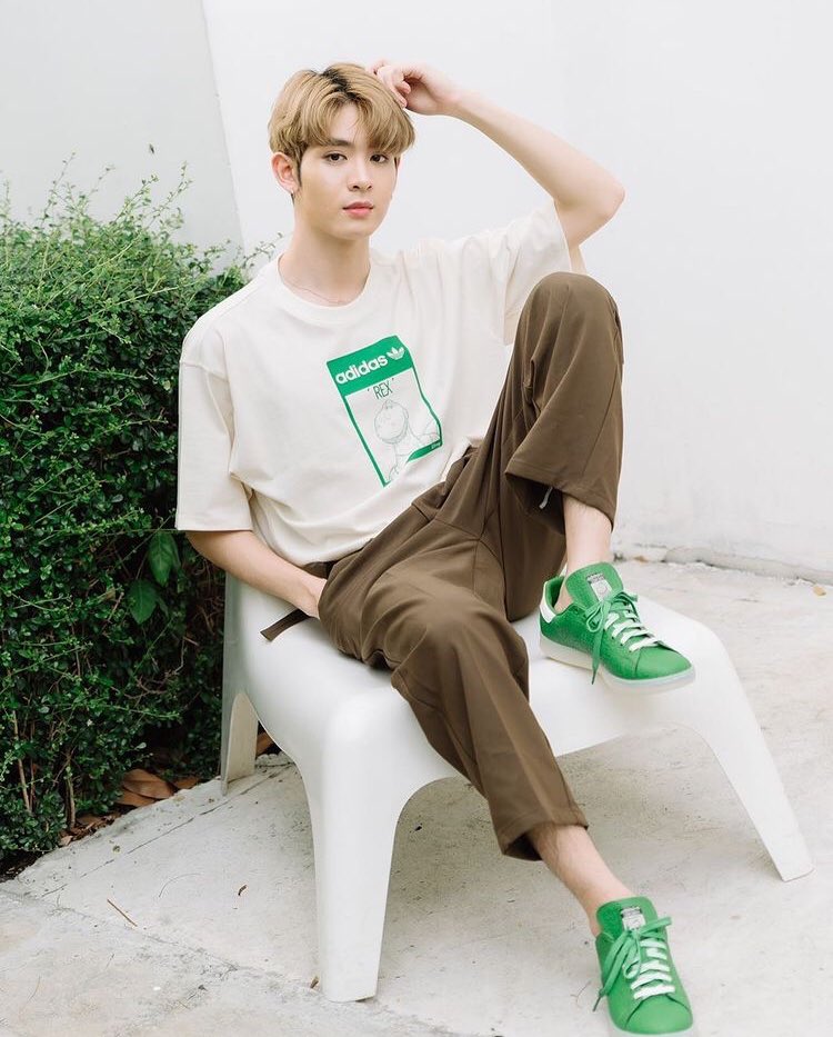 JamesSuThailand's tweet photo. James IG Update 10/4/2021
💚🦖
#stanforever
#adidasthailand #adidasOriginals
@Jamessu_w https://t.co/VhcRJfyUx1