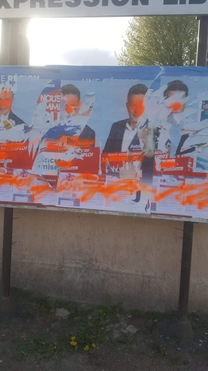 À Hénin-beaumont, certains ont visiblement un problème avec la liberté d'expression. Malgré tout, désolé pour eux, on continuera encore à coller et être présents :)