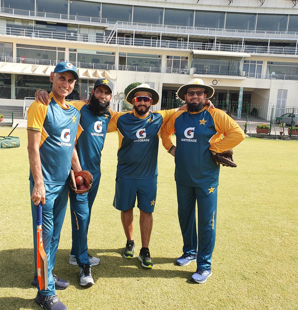Atiq160Test's tweet photo. Privilege is an understatement.
@Saqlain_Mushtaq @yousaf1788 @URashidofficial https://t.co/flaM621Thf
