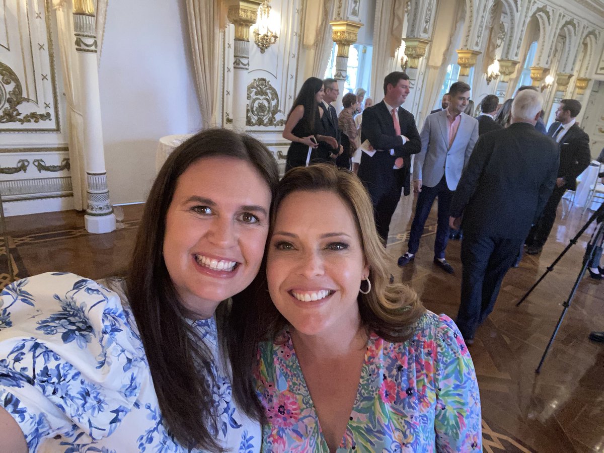mercedesschlapp's tweet photo. Honored to support my other sister and the next governor of Arkansas @SarahHuckabee https://t.co/dCVr3p6JsR