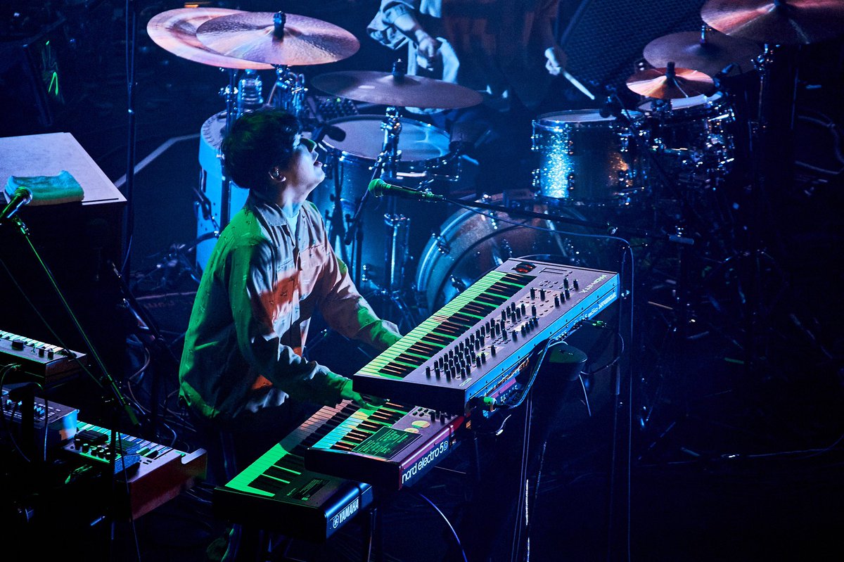 h_s_g_w_d_i_k's tweet image. 本日マカロックツアー八王子公演ありがとうございました。
僕ら自身のツアーとしては1年あけての
ライブ。
新機材を導入しまくりました。
一歩進んだような気がした公演でした。
音楽を届け、愛をもらいに行った公演。
横アリの追加公演も発表されました！
楽しみだね。
写真:@imdaisukesakai