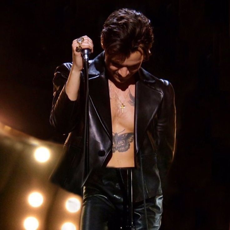 ash || L❥VE tweet media