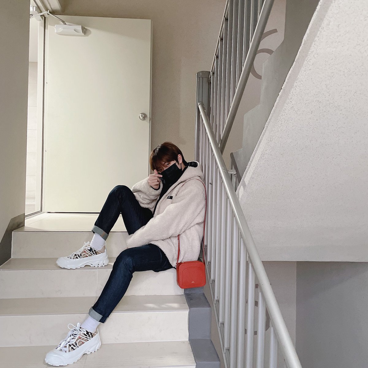 CRAVITY_GLOBAL's tweet photo. @CRAVITY_twt [TRANS] 

Luvity!!Did you waited for so longㅎIt's a cover I paid a lot attention to so please listen beautifully to itㅎㅎI love you Luvity😍😍#WONJIN #FINALLY #MIRACLE #C_PLUS #LUCKYHAM #Photo_by_RUBY 

#CRAVITY #크래비티
@CRAVITYstarship 
@CRAVITY_GLOBAL https://t.co/gDIltg7I6u