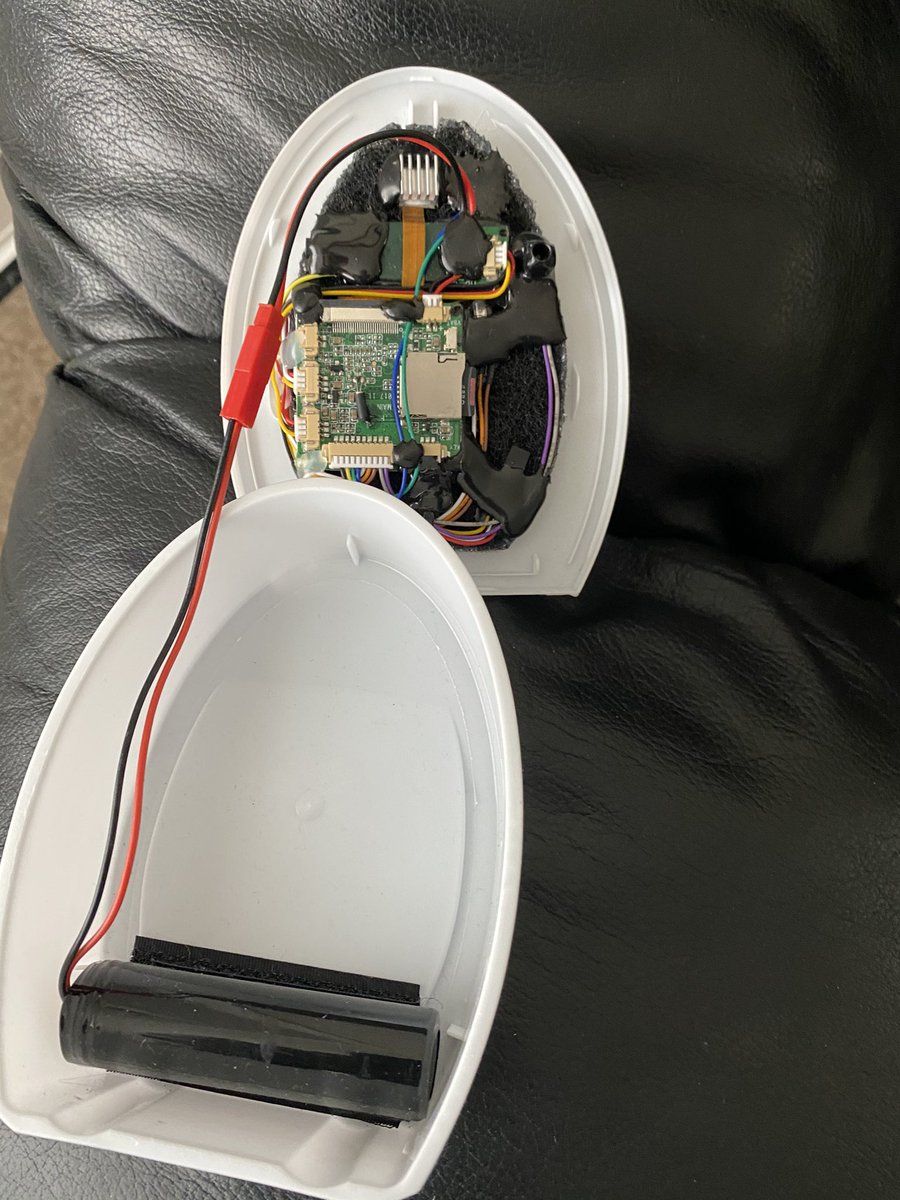 mattyblythe88's tweet photo. I seeeeeeee yooooouuuuu!!! 📸 not the most sophisticated device but today’s find was a fully functional covert camera inside an air freshener. Equipped with battery and SD card 💪🏾 #TSCM #bugsweeping #covertcamera https://t.co/J0OgYLDkzk