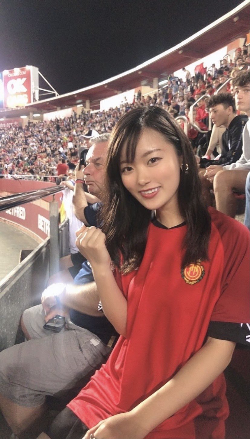 みぽ セレッソガール サッカー好きはやっぱりユニフォーム買っちゃうよね サッカー女子 サッカー スペイン 海外サッカー 観戦 Spain Soccer レアルマドリード マジョルカ ユニフォーム女子 最前列 セレッソガール セレッソ大阪