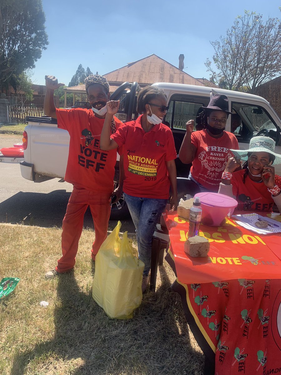 LoratoTito's tweet photo. Gert Sibande voters Registrations week @ pixley ka seme ward 7. EFF all the way. Fighters attack. https://t.co/6iiI5EB75n
