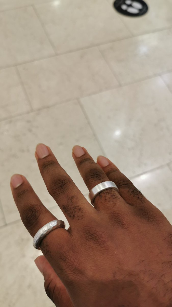 Got myself some basic rings today. Demon Slayer was great. Getting a lineup from my barber and then I'm gonna see my mates. All before the Apex tourney tonight. OnlyVibes https://t.co/LRWhzJBBdK