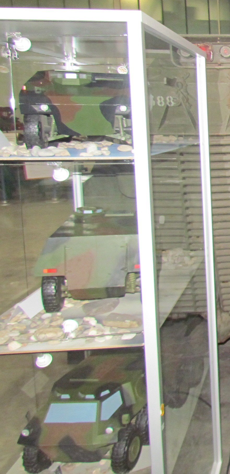 Eynu_llWEAQDxGL?format=jpg&name=large