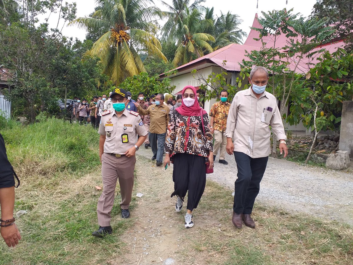 Sukses.Tebar Benih Nilem di Danau Singkarak, bersama Tim Komisi 4 DPR RI dan Dirjen PB KKP RI,Kadis DKP Sumbar,Kadis Perikanan kab.Solok dan Tim Politeknik KP Pariaman serta Taruna UBDI <a href="/kkpgoid/">KKP RI</a> <a href="/Pusdik_KP/">BRSDM Pusdik KP</a> @brsdm_kp <a href="/anileilani/">Ani Leilani</a> <a href="/DinasSolok/">Dinas Perikanan dan Pangan Kab.Solok</a>