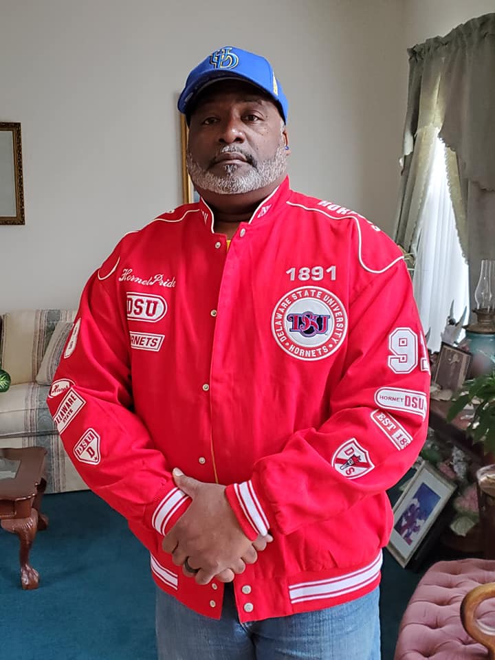 ApostleFrank's tweet photo. "By George... I think I got it!" Going with this "DRIP" for the day! #DemBurtons #DecisionsDecisions #FiguredItOut @ESPNCFB
@espn @kevintresolini @DSNsports @302sports
@DelawareFB @DSUHornets #DemBurtonBoyz #95NoEzPass #IsItGameTimeYet https://t.co/cWbr6TSn0x
