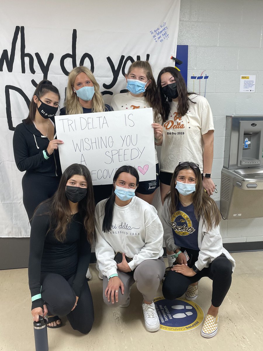 Welcoming our first group to RockeTHON 2021! 💛💙 <a href="/UTPanhel/">UT Panhel</a> <a href="/utgreeklife/">UToledoGreekLife</a> @toledo_tridelta