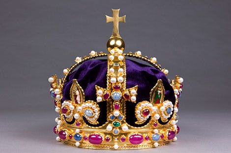 (6) The first act made clear that Mary was queen with full powers of the "imperial crown" just as if she were a man-king; "An Acte declaring that the Regall Power of this realme is in the Queen's Majesty as fully and absolutely as ever it was in any of her most noble progenitours