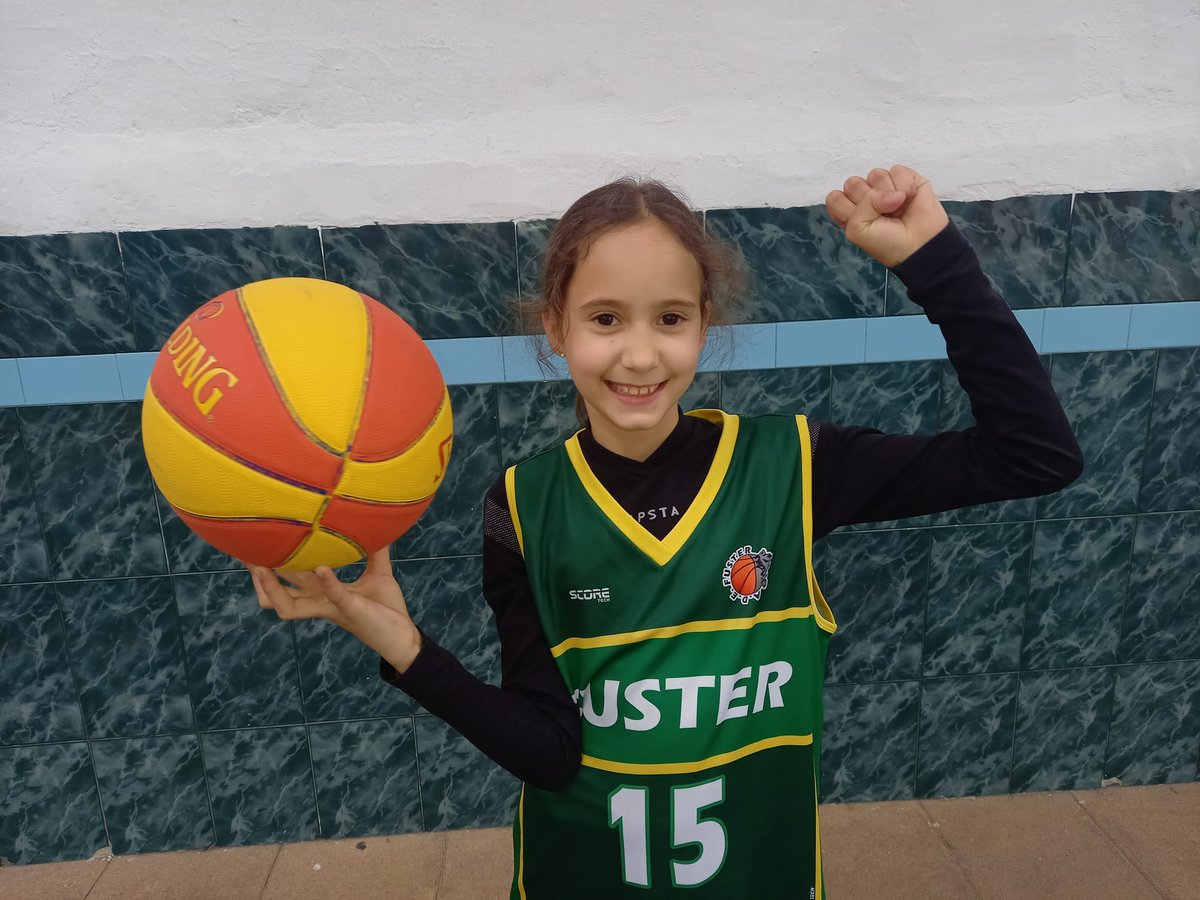 ADEFUSTER's tweet photo. ADE Fuster #MismaPasion🏀🏀💚🐺 @marisabelrr1 https://t.co/dr7i3Dy3kq