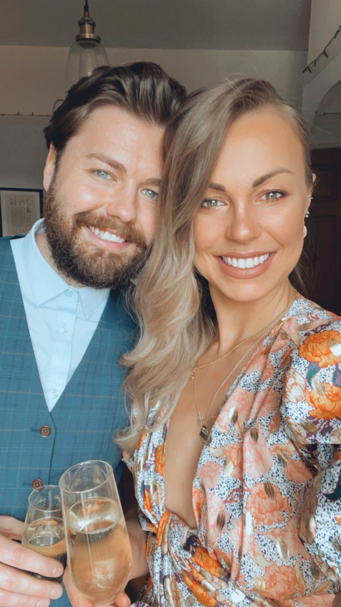 michelle_rb91's tweet photo. Pretending we are at Aintree today watching the Grand National 🥂- Backing Rachael Blackmore 100% to be the first female jockey in history to win it 🐎 - COME ON #ITVRacing #GrandNational2021 #MinellaTimes #WhoRunsTheWorld #girls https://t.co/2IpGJcsMqy