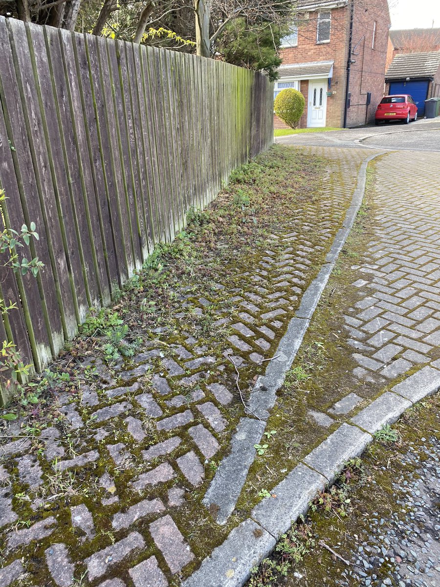 Wayne_Dixon's tweet photo. Our area has being neglected, little or no maintenance, but higher council tax - the pics show the Meltons.
If elected I will right the wrongs, reverse our neglected paths & roads.
A vote for Labour is a vote for high council tax and less services.
#VoteSDP & #WinWithWayne https://t.co/w0Z0fexsHy