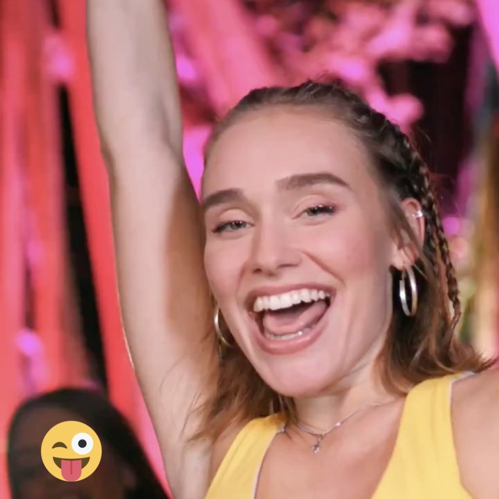 sinasmilk's tweet image. Ela estava tão linda no clipe 😍 orgulho da minha menina 🙈

 #NowUnitedFiesta