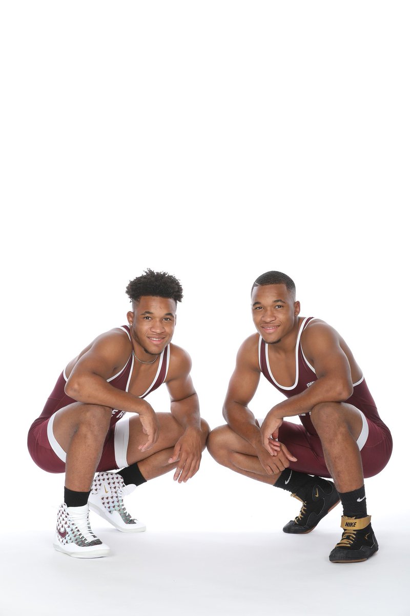 LittleRockWRES's tweet image. Happy #NationalSiblingsDay from our two favorites duos on the squad 😎