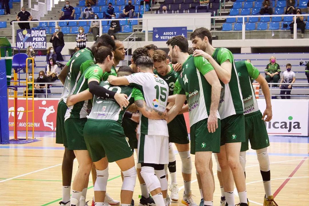 Ni estábamos muertos ni estamos en la final pero esta victoria era MUY merecida. La lucha constante de este equipo supera cualquier barrera. Gracias por dejarnos soñar un dia más <a href="/cvalmeria/">Unicaja Costa de Almería Voleibol 🏴󠁧󠁢󠁥󠁮󠁧󠁿💚</a> <a href="/Augusto_colito/">Augusto Colito</a>