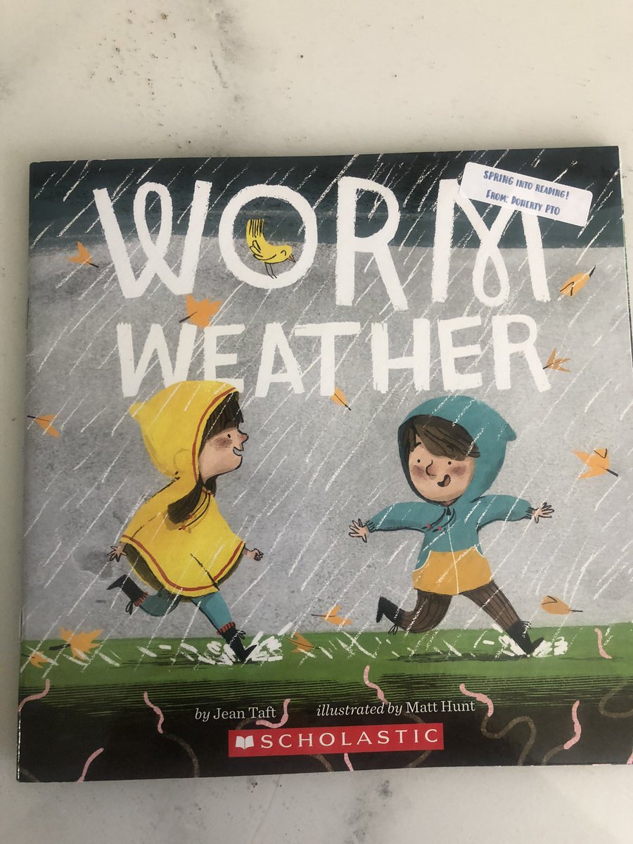 Long_WBStronger's tweet photo. Best. PTO. Ever.  @dohertypto @jodieogrady A free book for every kid this spring, gifted by PTO.  Spring into a great book! #DOhertyFAMILY https://t.co/h4gKmfT5T1
