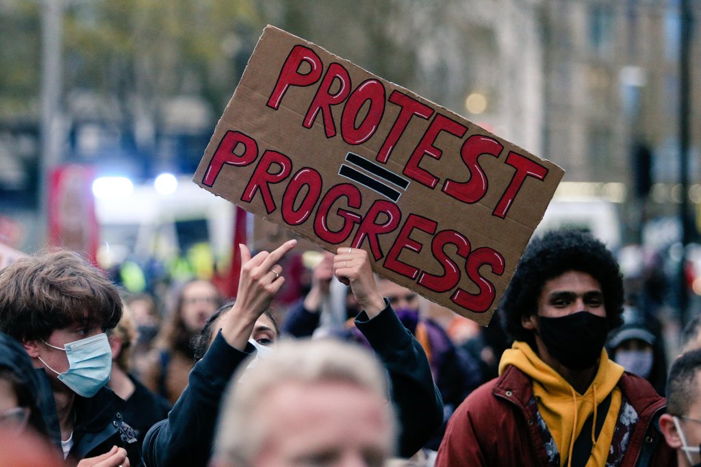 TomWrenPhoto's tweet photo. A few more from last nights Kill the Bill protest in Bristol @SWNS
#protest #killthebillprotest #killthebill #BristolProtests #bristol https://t.co/gfpTK5SMY2