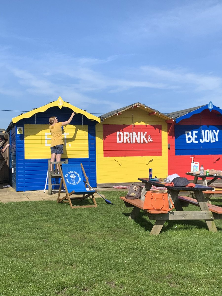 Pub gardens at the ready ... we can’t wait to see you all again 🔜  😆🥂🍻🍴🍾