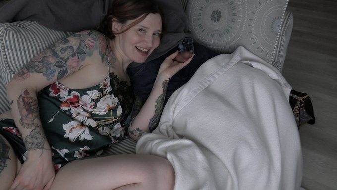 🚨NEW CLIP OUT NOW🚨  Bettie Cum-fucked by Boyfriend and Dad 4K | HD | WMV  Oh calm down, don't be a prude--my
