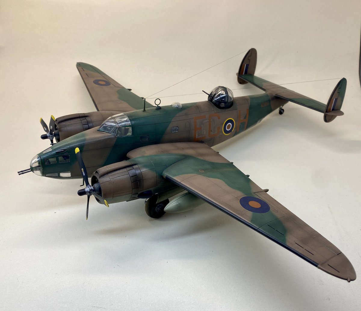 ewin1974's tweet image. Been a busy few weeks in the man cave during this stressful time . Many builds done and wip.  #icmmodels #revellmodels #scalemodel #