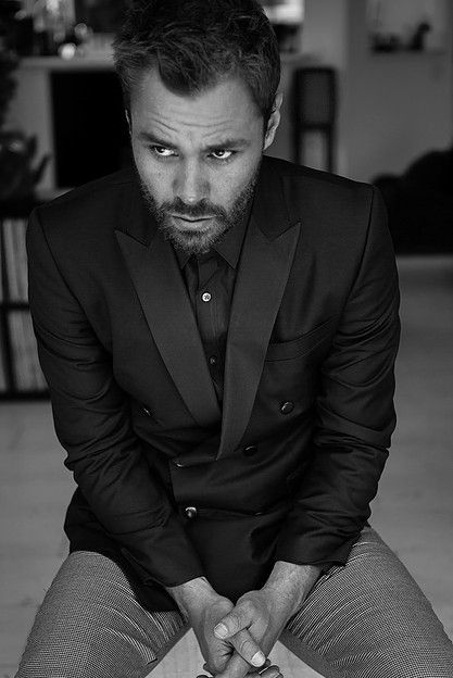 Petition to get Ruzek in more suits, and stat! I vote for a plaid one! 🔥🥵

#ChicagoPD #PatrickFlueger #SuitUpSaturday