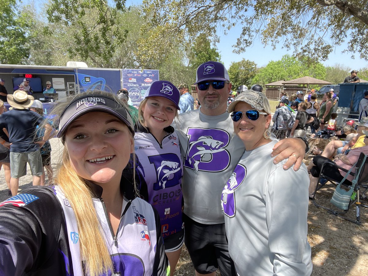 The girls had their last bass tourny of the season at Choke Canyon today. Windy as heck, still had a good time. Thanks for guiding them Uncle Kris! Several Boerne Bass members did well. @Boernehs @gohoundsgo_gabc @KristiMalpass @twilson2024 @reeselw10 #chokecanyon #boernebassclub