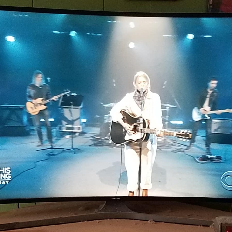 roots2rock's tweet image. So excited to see @morganwademusic on @cbsthismorning Saturday Sessions we streamed her before Covid check it out at 9 tonight youtu.be/sbVA7JHbqSw

@5pointsmusicsanctuary 
#countryrock #roots2rock #roanokedoesntsuck #livemusic