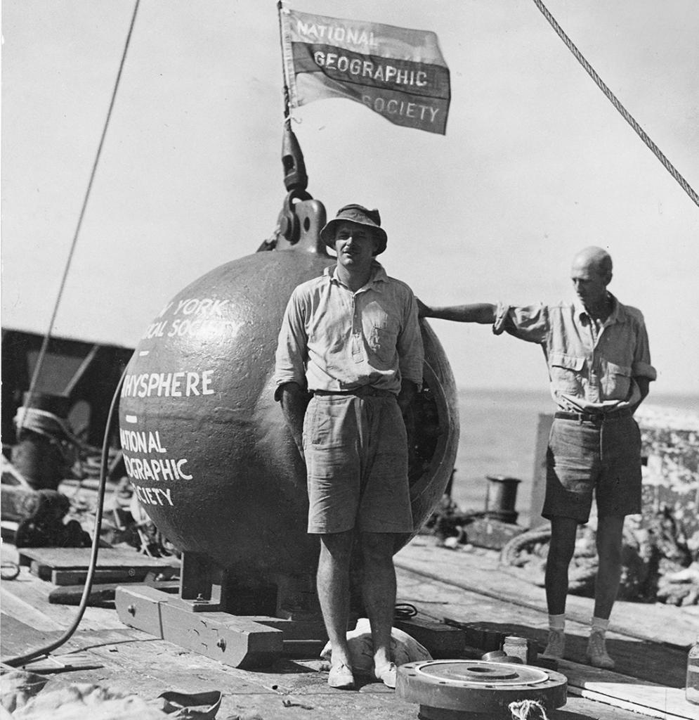After several years of pioneering dives, prominent naturalist William Beebe and young adventurer Otis Barton explored new depths of the ocean—3,028 feet down—in this curious craft in 1934. They called it a “bathysphere,” Greek for "deep ball." https://t.co/zodXSowzmm