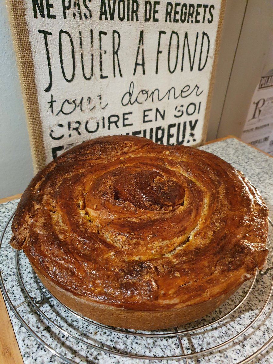 Une petite infidélité à <a href="/esmepim/">Esme</a> : j'ai testé la brioche noisette de <a href="/Owiowiiii/">PanPan, Owi@owiowifouettemoi.bsky.social</a>.... Ma première brioche #hatedegouter