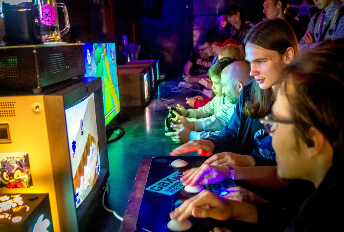 Super Sonic Con tweet media