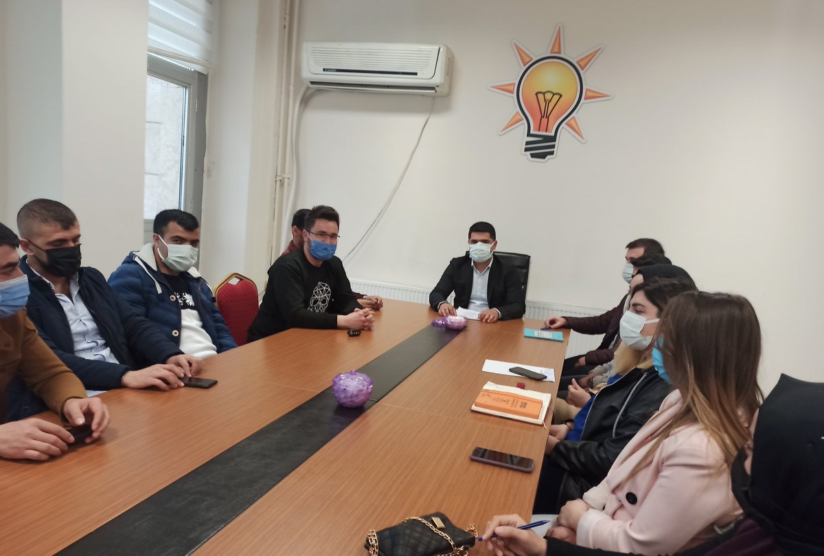 akgenclikbitlis's tweet photo. İl Gençlik Kolları Başkan Yardımcımız, Siyasi ve Hukuki İşler Başkanımız Sn. @masallah_ilbrs başkanlığında Haftalık İl Yönetim Kurulu toplantımızı;

Maske ve Hijyen kurallarına riayet ederek gerçekleştirdik. 

Toplantımızın hayırlara vesile olmasını dileriz.
. https://t.co/JKZupj9ML2