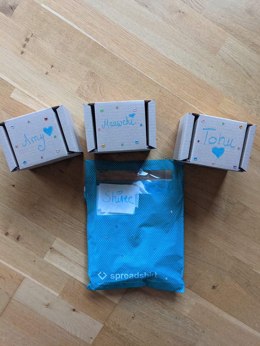 isafunkelt's tweet photo. Pakete sind gepackt, das Giveaway geht raus ✨💜
Danke für den geilen Stream!
#community #TwitchStreamers #SupportSmallStreamers #funkelstream https://t.co/rZF8GjsNcS