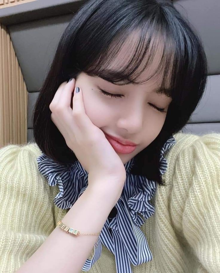 BLACKPINKTV3's tweet photo. First Post🦋 https://t.co/P9YEK7uWgA