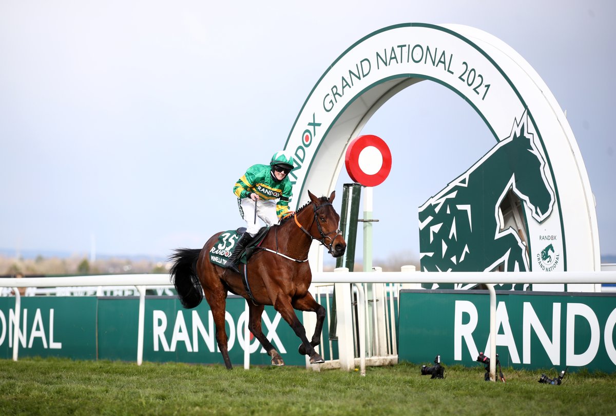 AtTheRaces's tweet photo. We're witnessing something very, very special... @rachaelblackmor #GrandNational https://t.co/xPoiIPvcqy