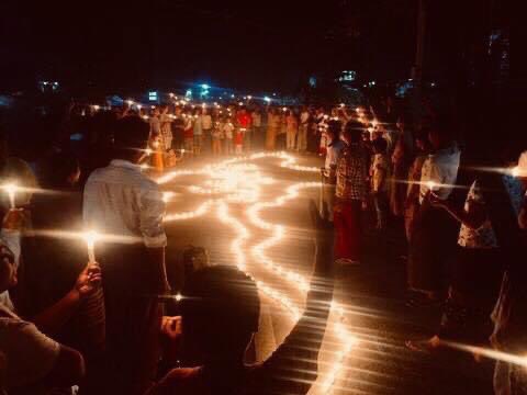 LaelaeW99946521's tweet photo. Night Protest in Pyi Gyi Takhon, Mandalay. 
#Apr10Coup 
#WhatsHappeningInMyanmar #MilkTeaAlliance https://t.co/yUbqvygdyN