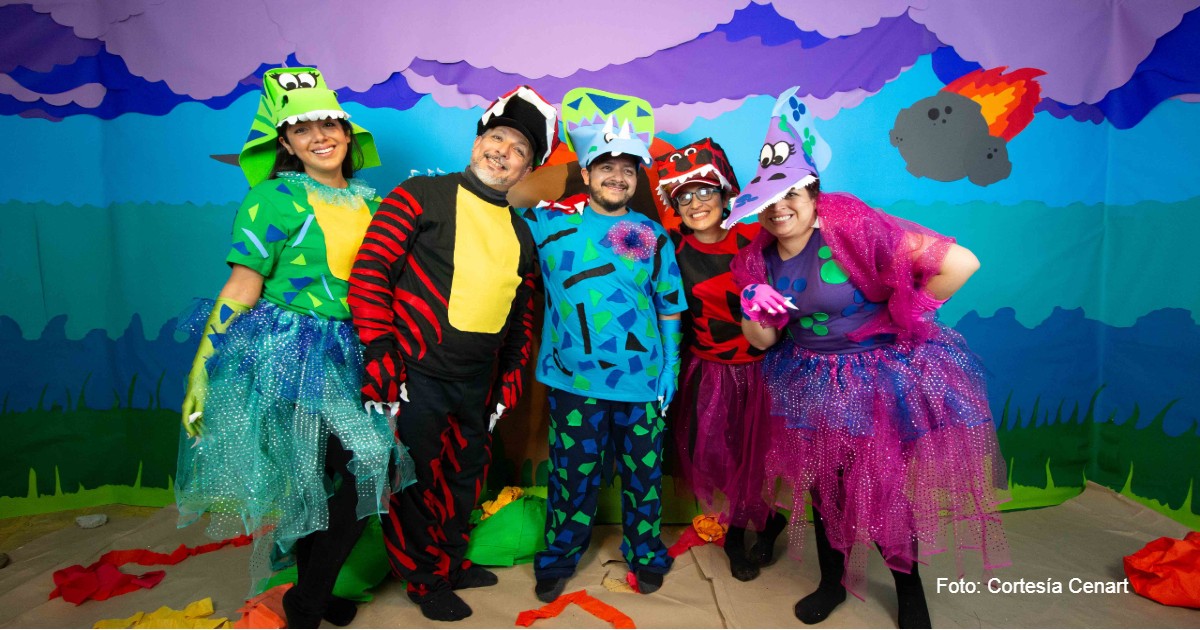 elteatrocdmx's tweet photo. Descubre qué pasó con los dinosaurios en esta divertida #óperainfantil que ofrece funciones en el @cenartmx 🎭🎼👧🏻🧒🏻🦖🦕 Más info https://t.co/70ao4BUAwe #NurSlim #RodrigoCadet #funcionespresenciales https://t.co/6yt5blsqWm