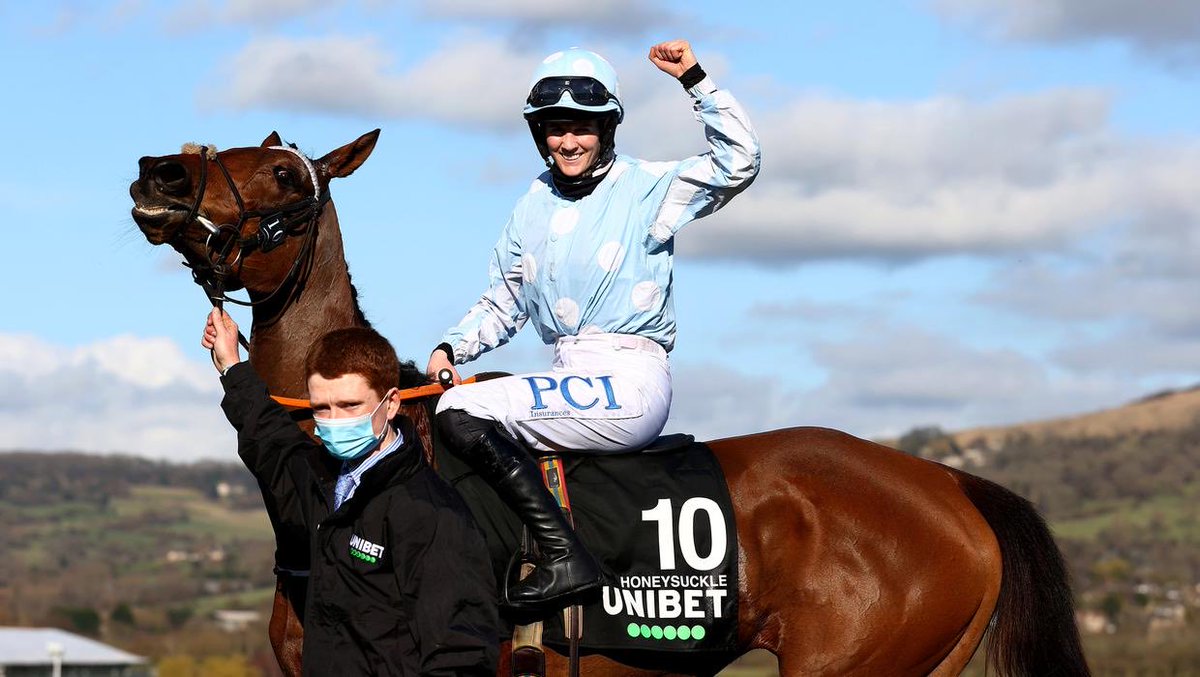 Rachael Blackmore makes history winning the Grand National on Minella Times  👏👏 fantastic. #GrandNational