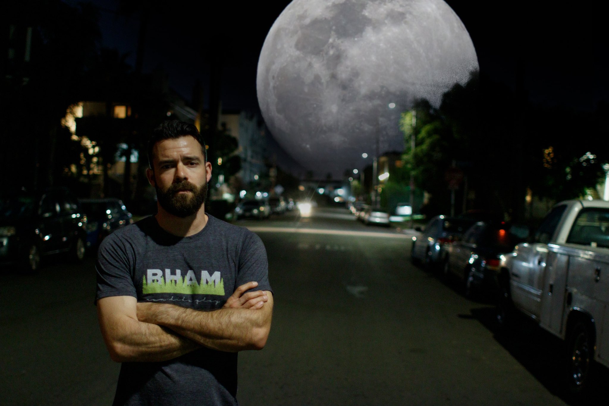 Happy Birthday to my buddy Sean Bean.  A man so badass the moon follows him everywhere he goes. 