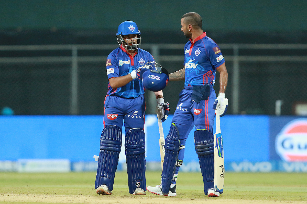 OneCricketApp's tweet photo. #CSK:
Powerplay - 33/2 RR: 5.50 😶
#DC:
Powerplay- 65/0 RR: 10.83 😎
#DCRocks 😎
@PrithviShaw and @SDhawan25 on fire 🔥
#CSKvsDC #CSKvDC #IPL2021 #IPL #MSDhoni #RishabhPant #Yellove #DCvsCSK #PrithviShaw #ShikharDhawan https://t.co/TlcN5OatjG