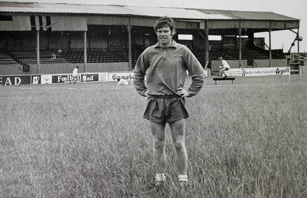 robertmdaws's tweet photo. #LenAshurst @SunderlandAFC 1958 to 1970 . 458 appearances with 4 goals . Great defender for Sunderland. https://t.co/sMOyaeS7TU