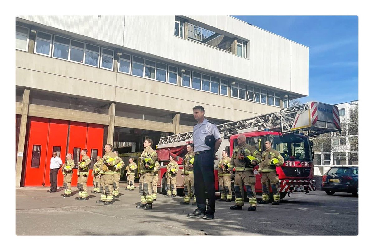 LFBWestminster's tweet photo. A minutes silence was held for Ex A21 WW Stn O Graham’ knocker’ White who sadly passed away last week
Current members of A21 White Watch , BC and SM showed their respect for a great #Paddington legend. https://t.co/OGfeP9piYP